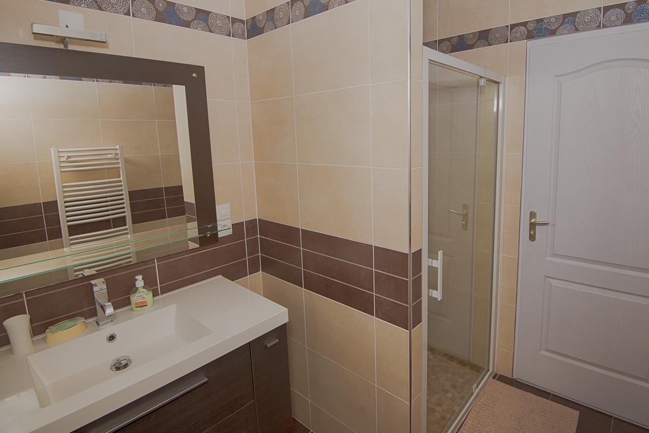 Au Jardin Fleuri Villa Vauxaillon Ngoại thất bức ảnh